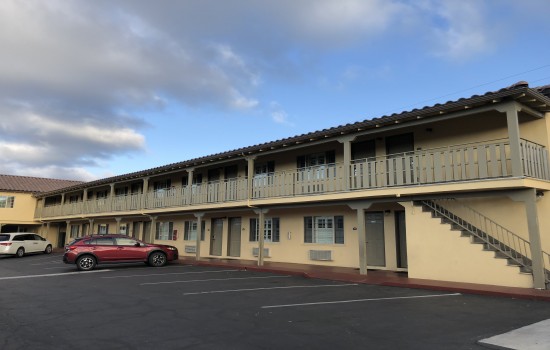 Welcome To El Castell Motel - Exterior Outdoor Corridors 